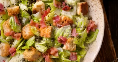 Conheça os Encantos da Salada César Uma Delícia Culinária